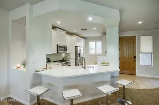 Photo #5: 6835035 Listing 