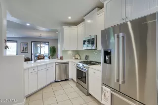 Photo #6: 6835035 Listing 