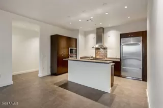 Photo #5: 6835217 Listing