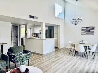 Photo #5: 6835333 Listing