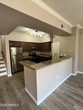 Photo #2: 6835344 Listing 