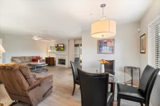 Photo #6: 6835347 Listing