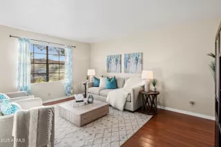 Photo #5: 6835351 Listing 