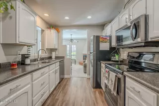 Photo #3: 6835394 Listing