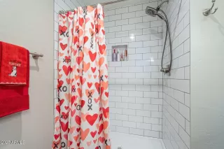 Photo #6: 6835394 Listing