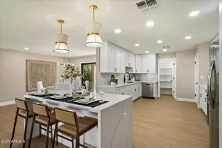 Photo #2: 6835440 Listing 