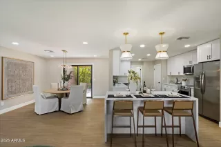 Photo #3: 6835440 Listing 