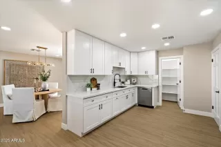 Photo #4: 6835440 Listing 