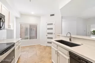 Photo #3: 6835748 Listing 