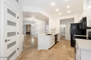 Photo #4: 6835748 Listing 