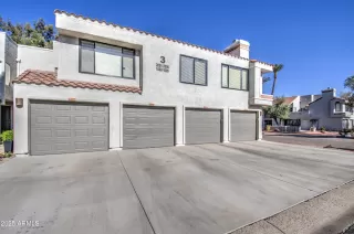 Photo #1: 6836000 Listing 