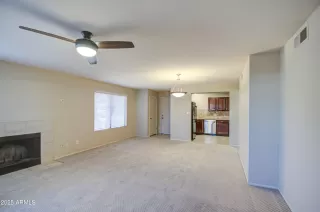 Photo #5: 6836000 Listing 
