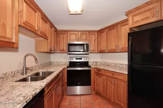 Photo #3: 6836019 Listing