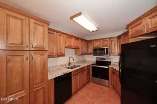 Photo #4: 6836019 Listing