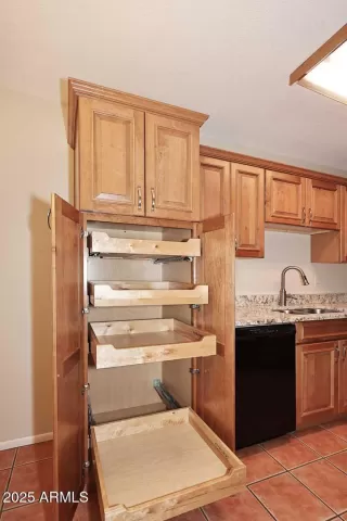 Photo #5: 6836019 Listing