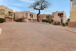 Photo #6: 6836041 Listing