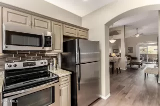 Photo #5: 6836042 Listing 