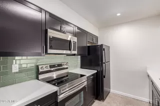 Photo #6: 6836066 Listing 