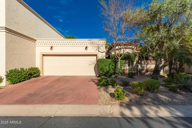 MLS: 6836403 Condo For Sale