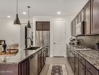 Photo #6: 6836590 Listing