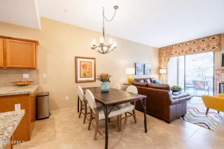 Photo #6: 6836818 Listing 