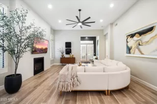 Photo #2: 6836843 Listing 