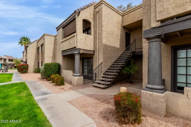 MLS: 6836996 Condo For Sale