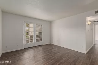 Photo #2: 6836996 Listing