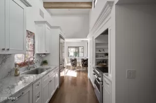 Photo #1: 6837065 Listing 