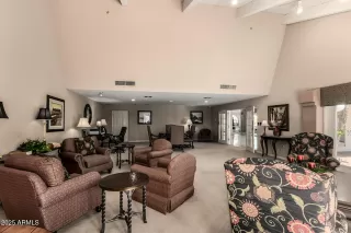 Photo #6: 6837342 Listing