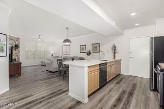 Photo #4: 6837411 Listing