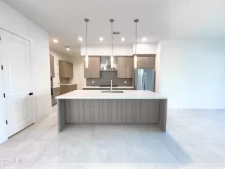 Photo #2: 6837562 Listing