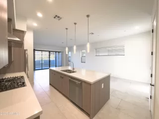 Photo #4: 6837562 Listing