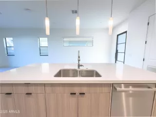 Photo #5: 6837562 Listing