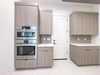 Photo #6: 6837562 Listing