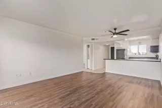 Photo #5: 6837721 Listing