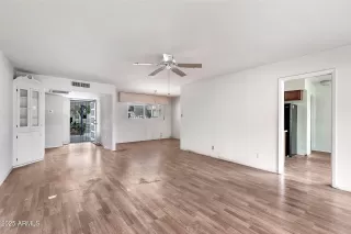 Photo #6: 6837809 Listing 