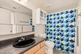 Photo #5: 6837840 Listing