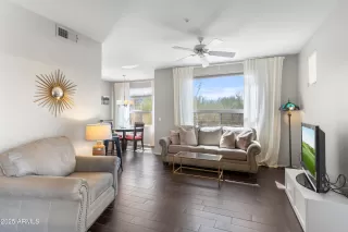 Photo #4: 6837843 Listing