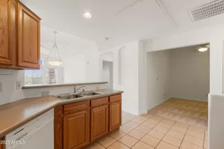 Photo #4: 6837982 Listing