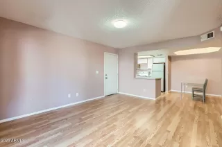 Photo #2: 6837995 Listing 