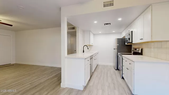 MLS: 6838000 Condo For Sale