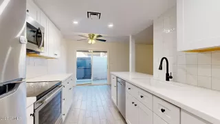 Photo #1: 6838000 Listing 