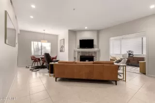 Photo #2: 6838169 Listing