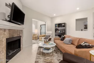 Photo #4: 6838169 Listing