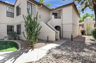 Photo #4: 6838206 Listing