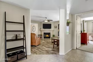 Photo #5: 6838206 Listing