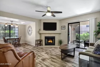 Photo #6: 6838206 Listing