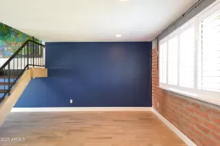 Photo #3: 6838234 Listing