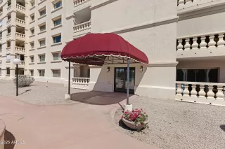 Photo #3: 6838279 Listing